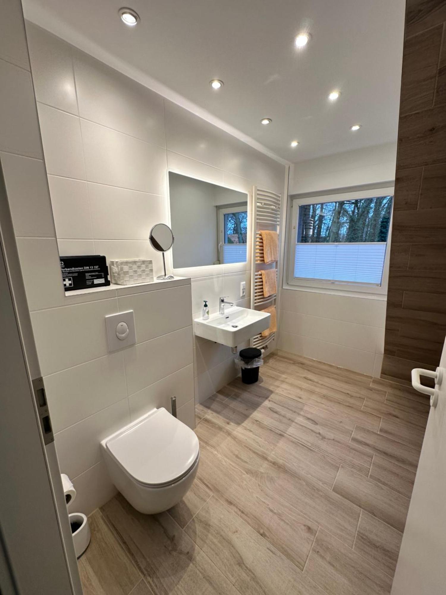 Zwei Ferienwohnungen Anker Max 5 Personen & Leuchtturm Max 4 Personen, Direkt In Steinhude Scheunenviertel, Balkon, Wlan , Privater Parkplatz, Wallbox Экстерьер фото